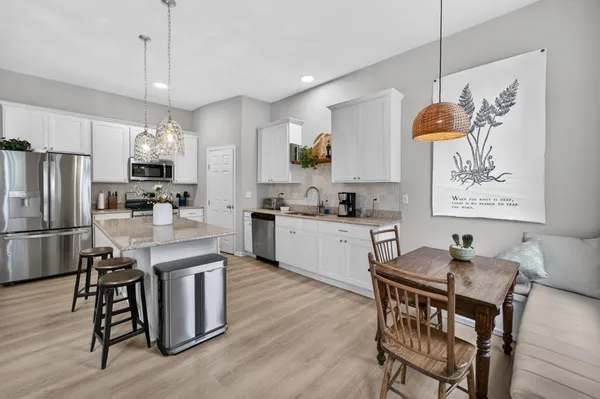 $529,900 | 381 Bell View Avenue, Belleville, WI 53508