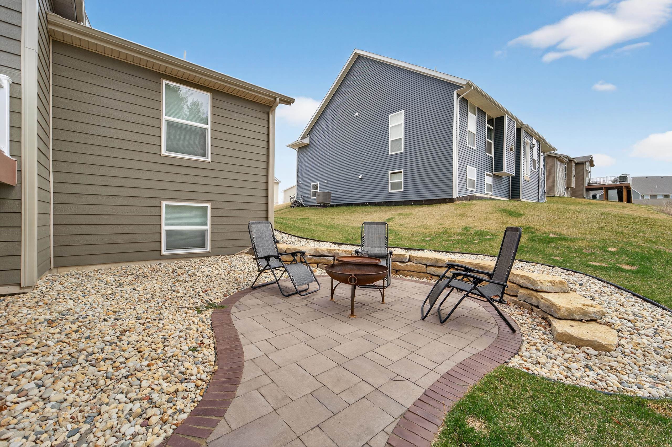 381 Bell View Avenue Belleville, WI 53508 - Photo 4 of 42