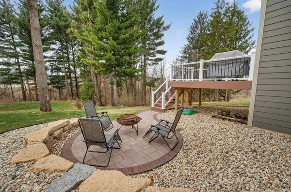 $529,900 | 381 Bell View Avenue, Belleville, WI 53508