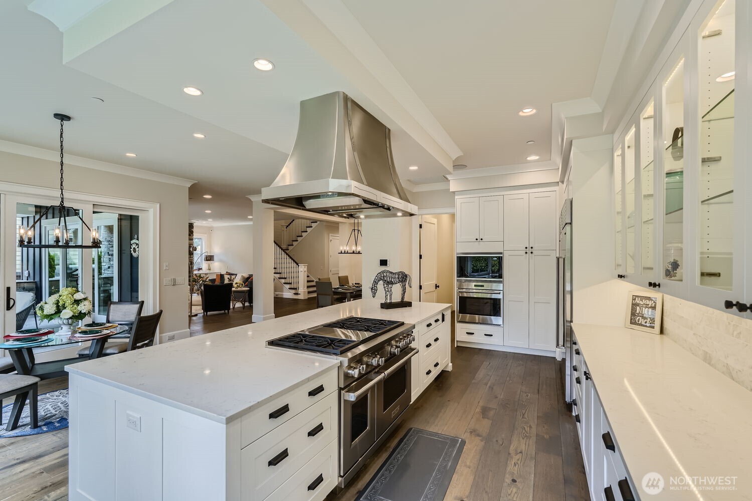 2121 109th Avenue Southeast Bellevue, WA 98004 - Photo 11 of 40