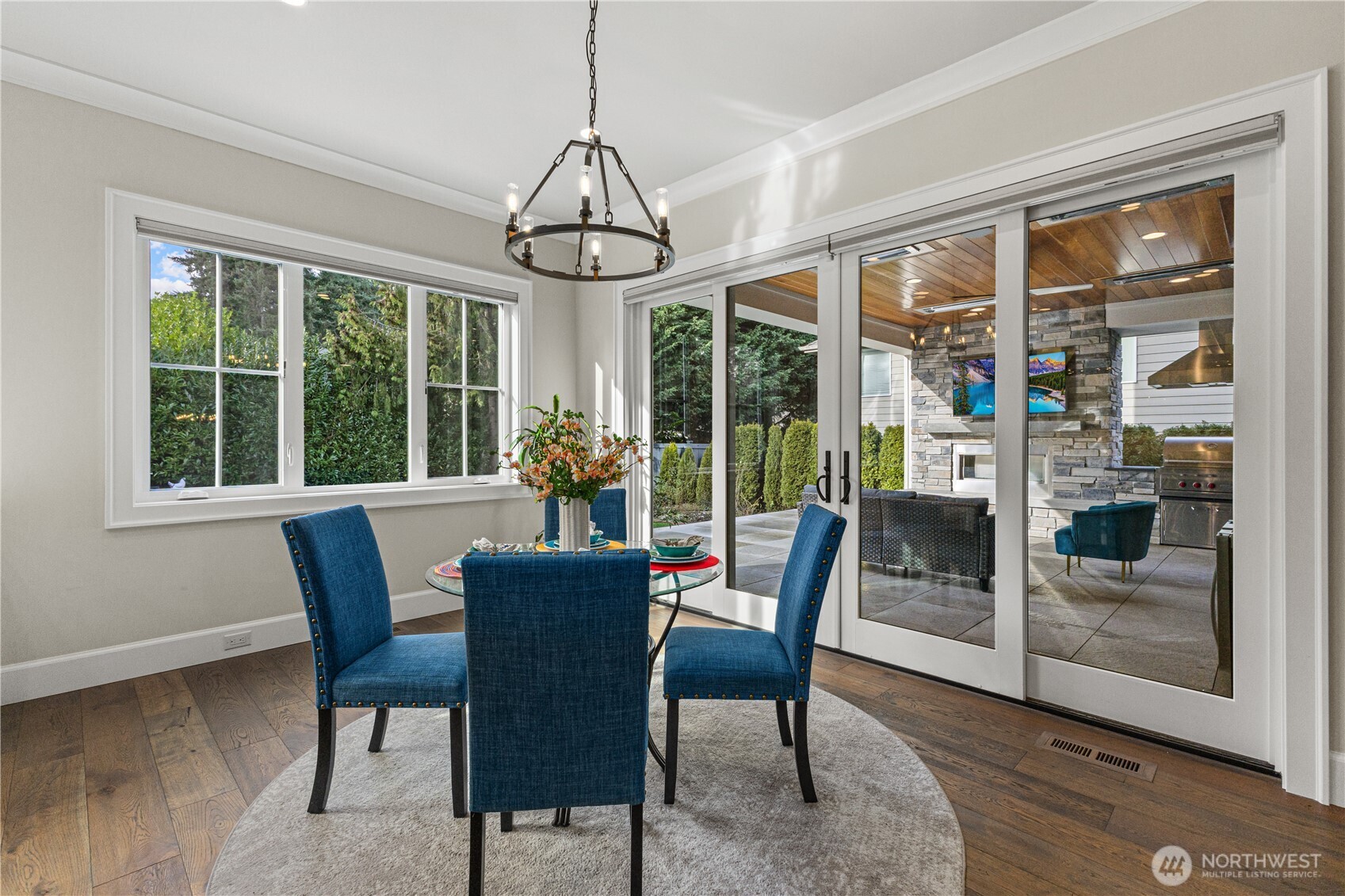 2121 109th Avenue Southeast Bellevue, WA 98004 - Photo 15 of 40