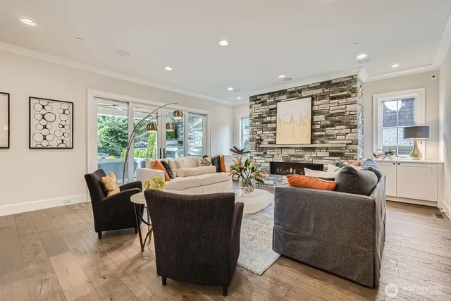 $4,150,000 | 2121 109th Avenue Southeast, Bellevue, WA 98004