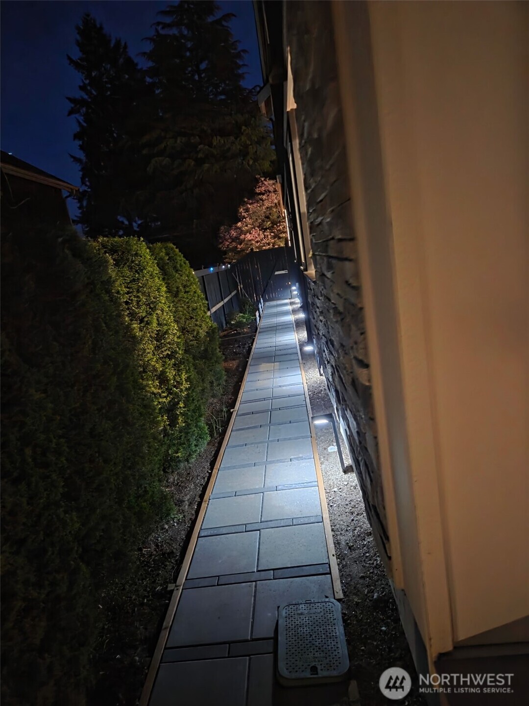 2121 109th Avenue Southeast Bellevue, WA 98004 - Photo 31 of 40