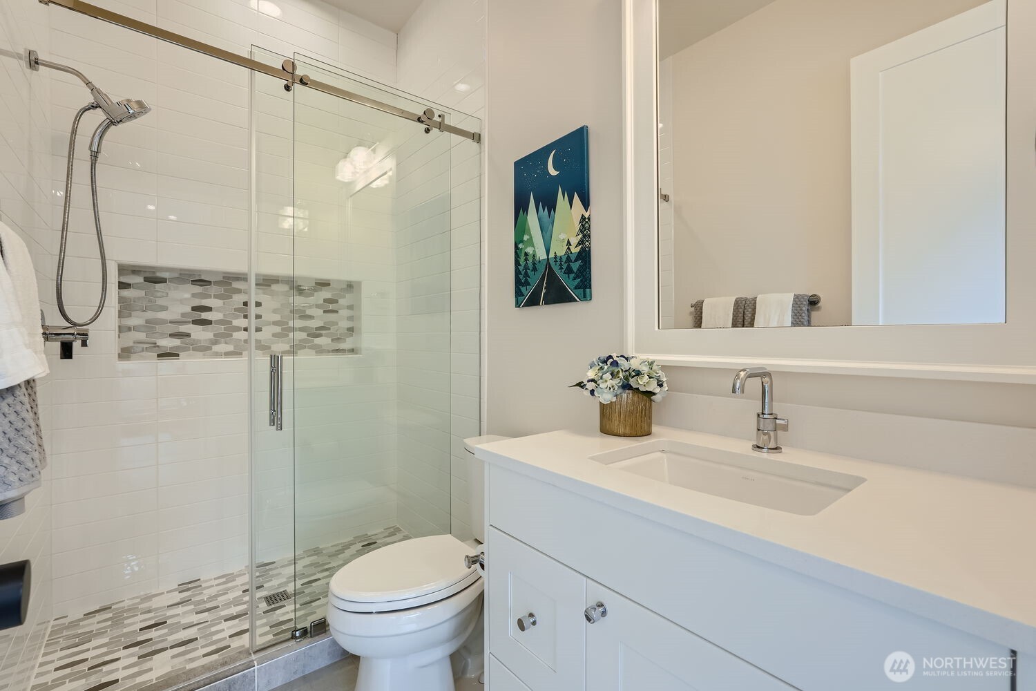 2121 109th Avenue Southeast Bellevue, WA 98004 - Photo 5 of 40