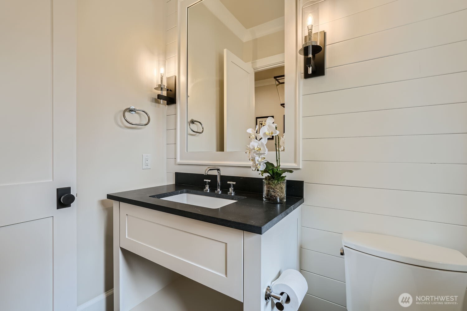 2121 109th Avenue Southeast Bellevue, WA 98004 - Photo 6 of 40