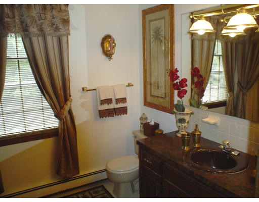 194 Riverside Drive Norwell, MA 02061 - Photo 11 of 12 Gallery Image 11