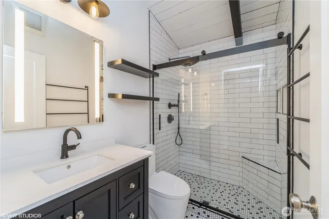 $549,900 | 3717 Beach Drive Southwest, Unit 319, Seattle, WA 98116