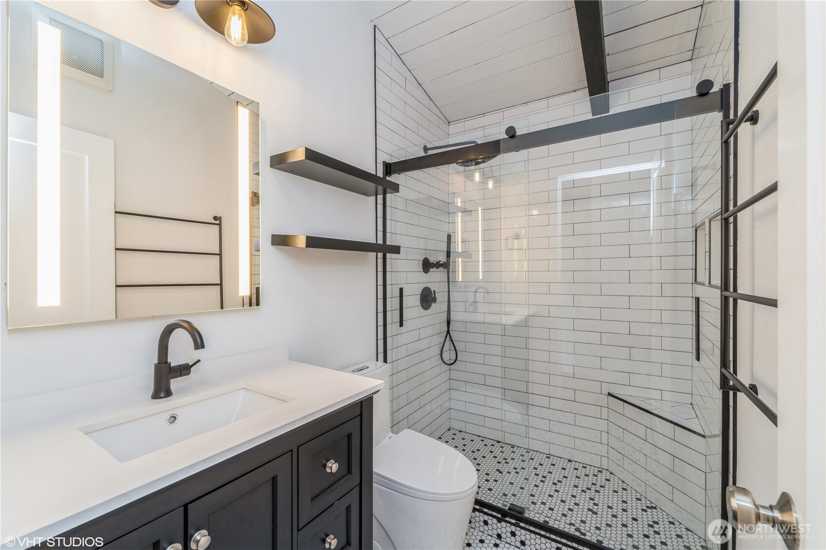 3717 Beach Drive Southwest, Unit 319 Seattle, WA 98116 - Photo 12 of 16