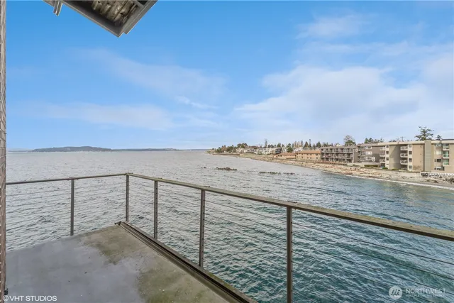 $549,900 | 3717 Beach Drive Southwest, Unit 319, Seattle, WA 98116