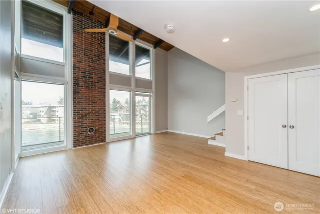 $549,900 | 3717 Beach Drive Southwest, Unit 319, Seattle, WA 98116