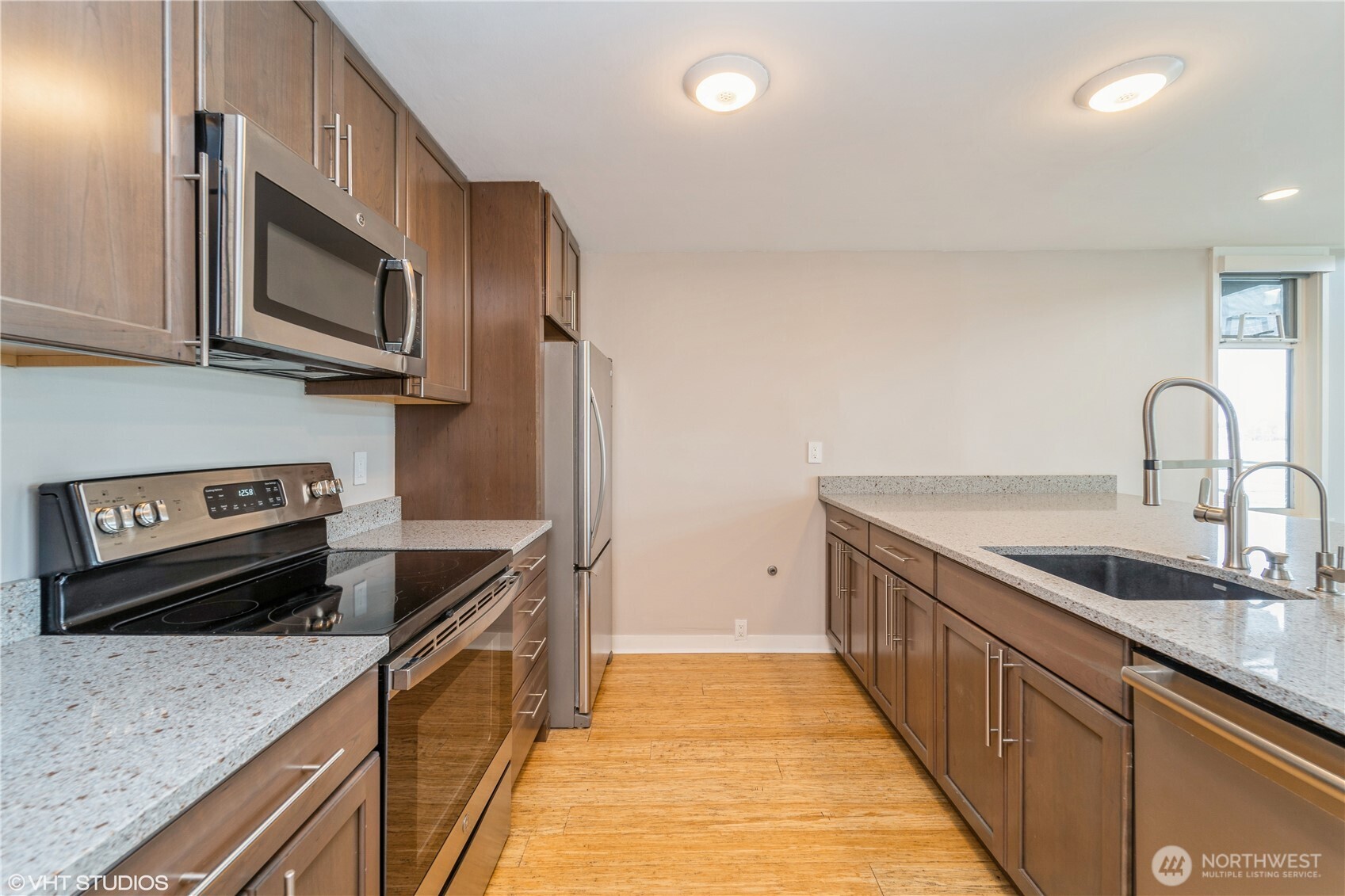 3717 Beach Drive Southwest, Unit 319 Seattle, WA 98116 - Photo 4 of 16
