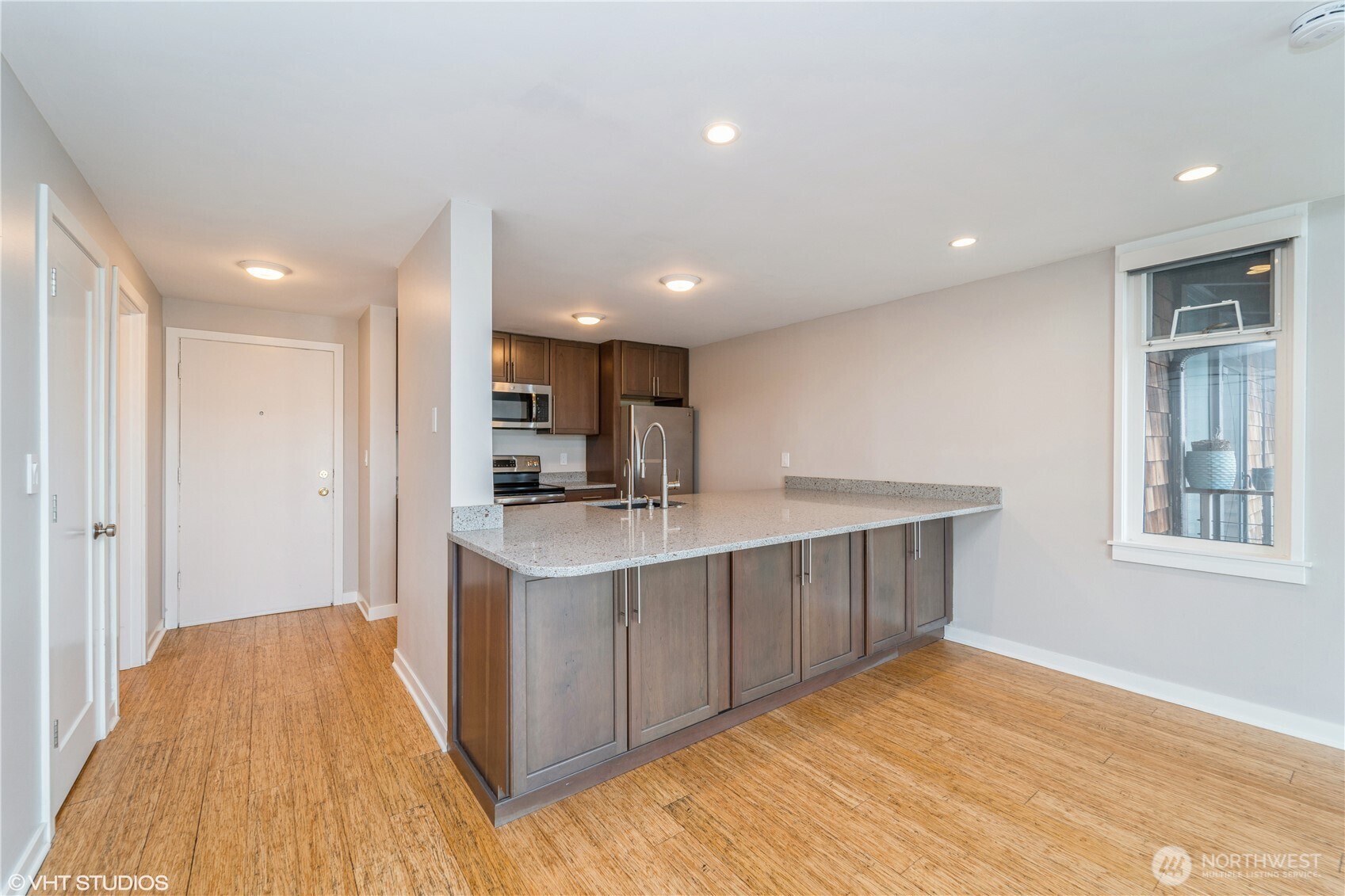 3717 Beach Drive Southwest, Unit 319 Seattle, WA 98116 - Photo 5 of 16