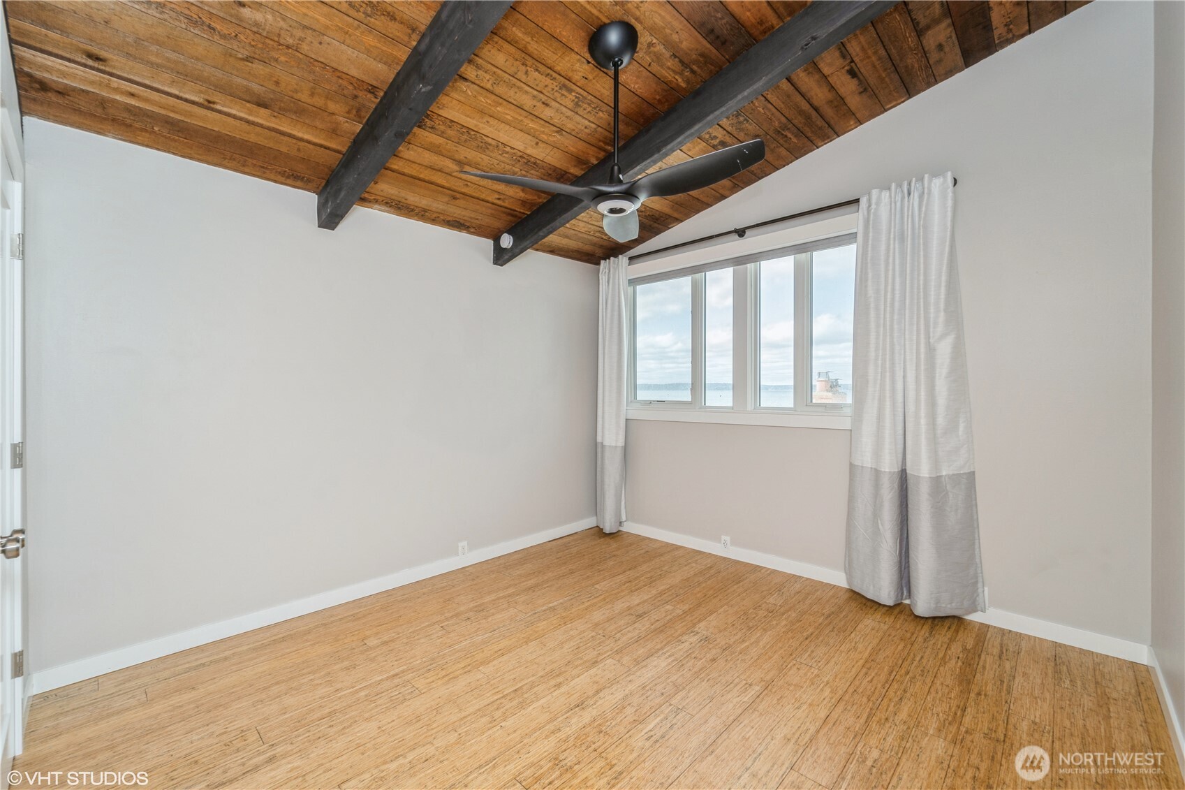 3717 Beach Drive Southwest, Unit 319 Seattle, WA 98116 - Photo 10 of 16