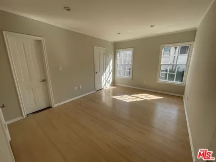 $4,995 | 437 Shirley Place, Unit D, Beverly Hills, CA 90212