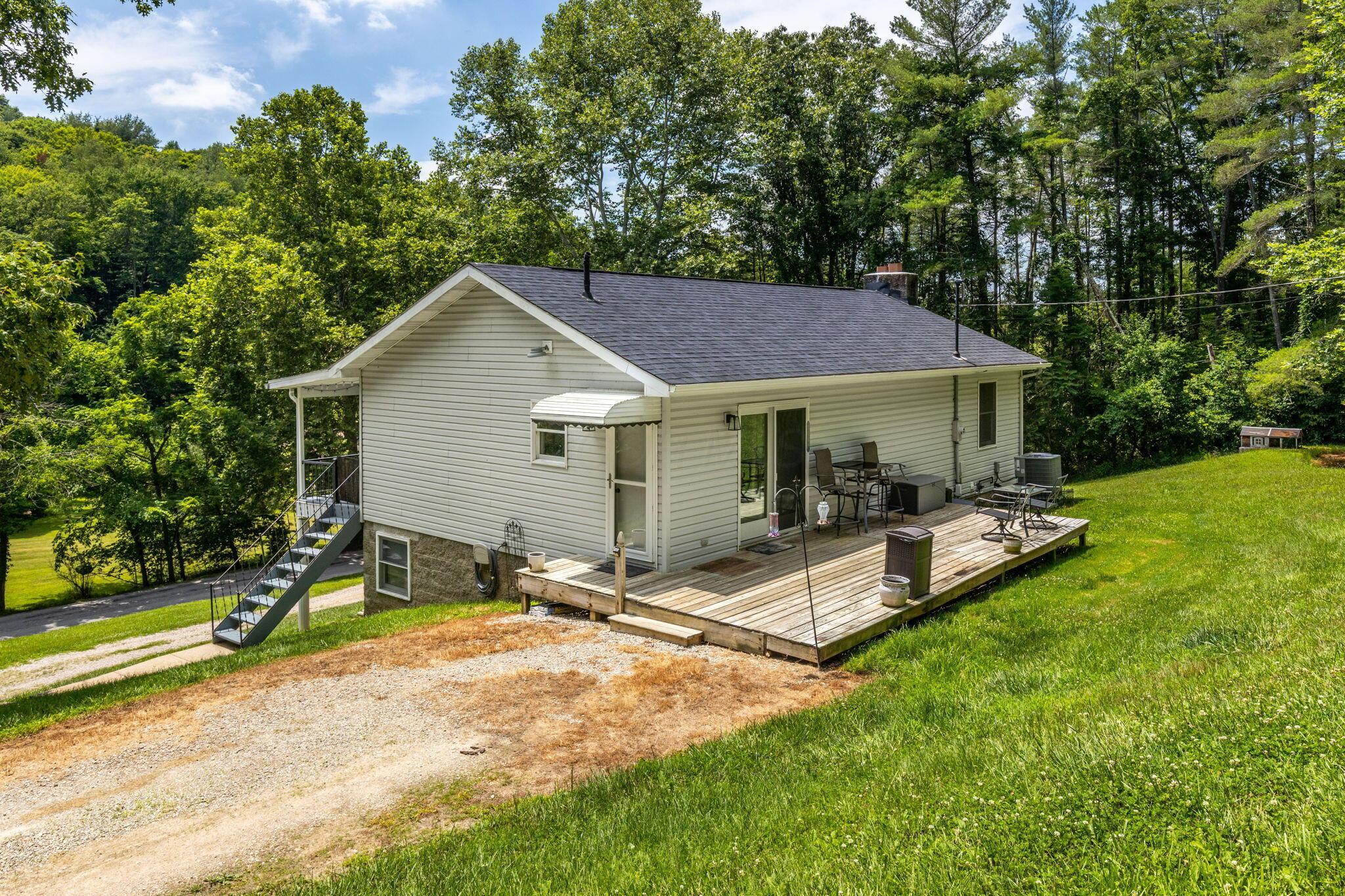 34796 Geiger Road Logan, OH 43138 - Photo 36 of 50 Rear Exterior/Deck