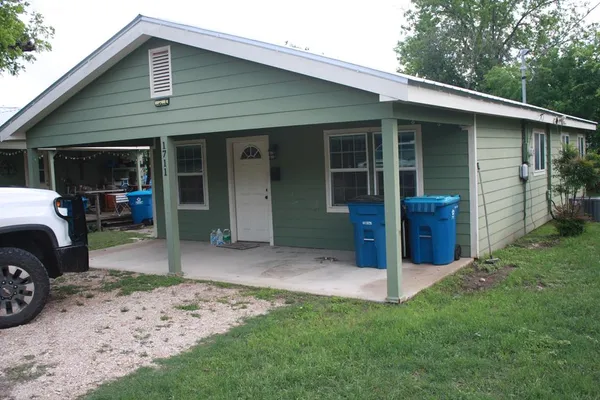 $1,200 | 1711 None, Kerrville, TX 78028