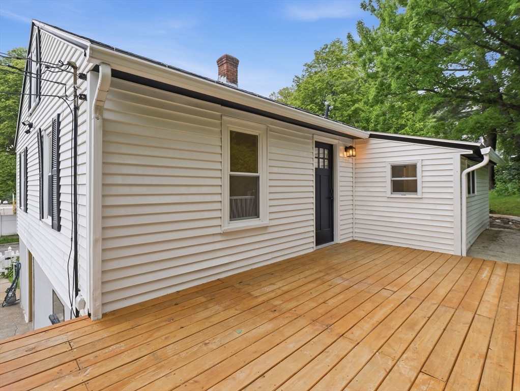 41 Bridgeport Street Worcester, MA 01604 - Photo 21 of 34