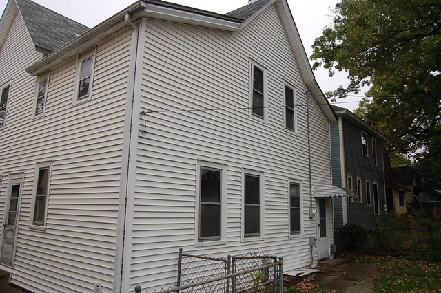 $225,000 | 715 Fry Street, St. Paul, MN 55104