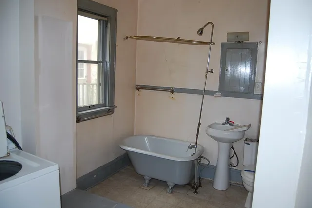 $225,000 | 715 Fry Street, St. Paul, MN 55104