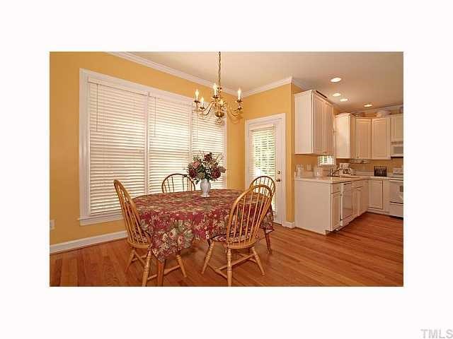2508 Sunnystone Way Raleigh, NC 27613 - Photo 4 of 12 Eat in area for everyday meals.