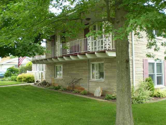 114 Westwood Road Goshen, IN 46526 - Photo 2 of 11