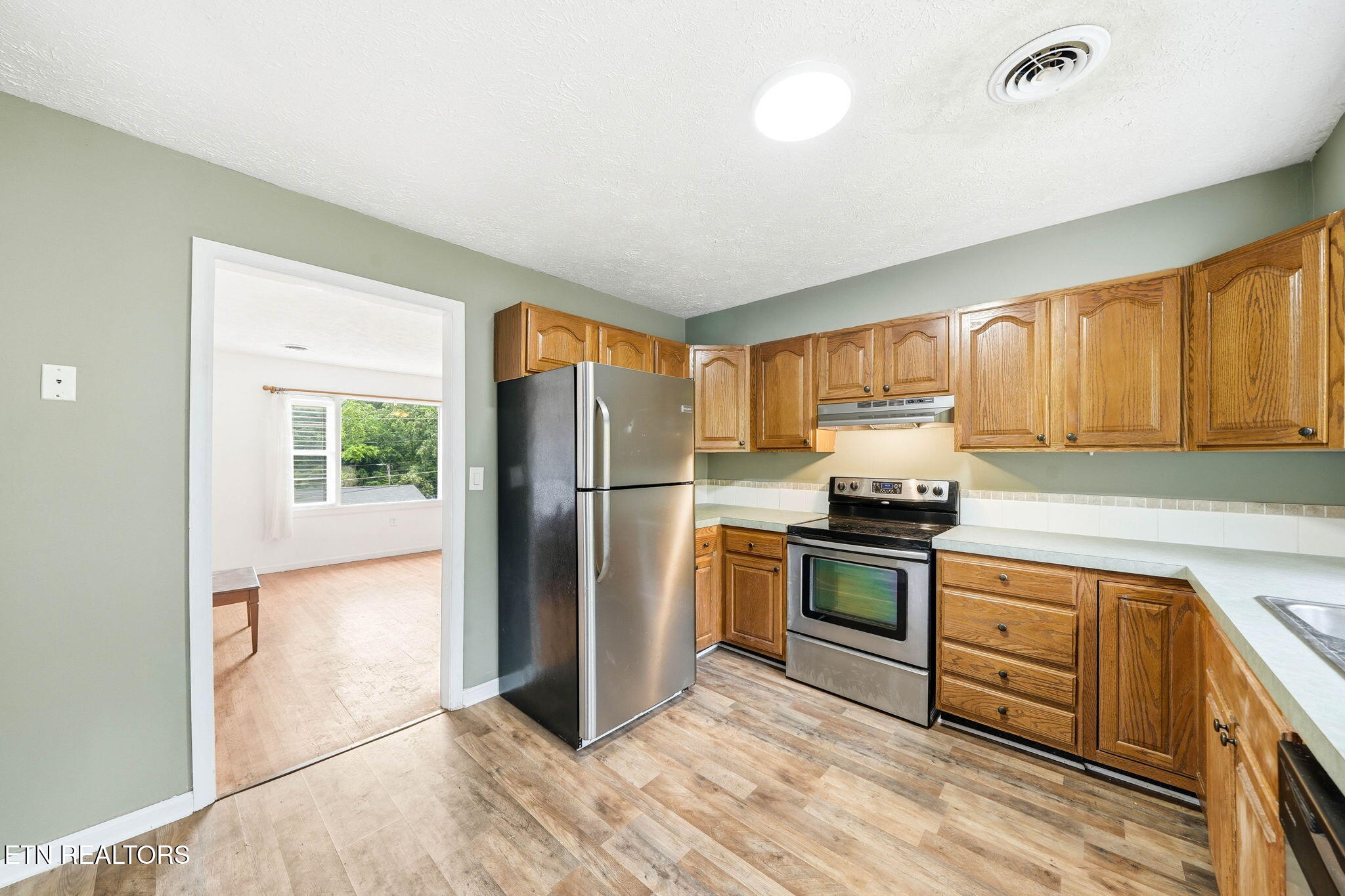 415 Parker Road Morristown, TN 37813 - Photo 5 of 20 2-web-or-mls-415 Parker Road-10