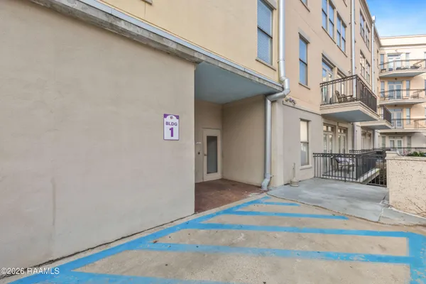 $235,000 | 201 Settlers Trace Boulevard, Unit 1405, Lafayette, LA 70508