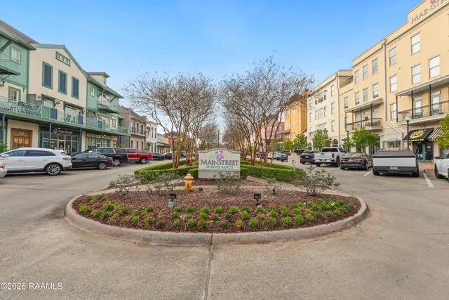$235,000 | 201 Settlers Trace Boulevard, Unit 1405, Lafayette, LA 70508