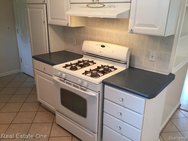 256 Brewster Road Rochester Hills, MI 48309 - Photo 8 of 25