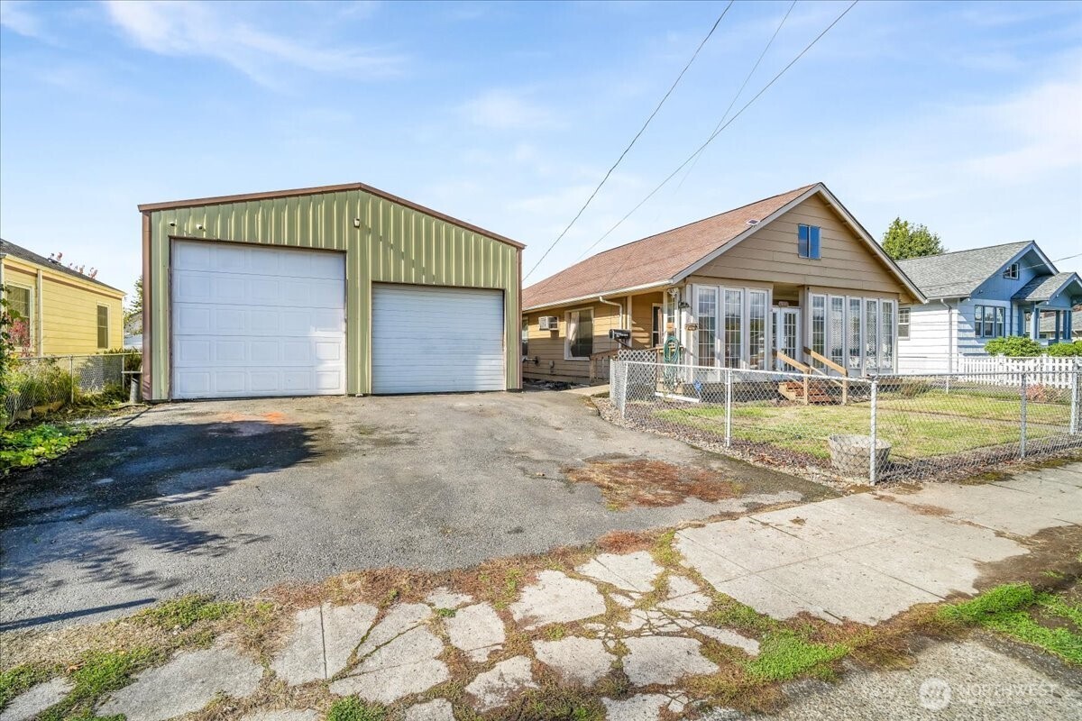 913 3rd Avenue South Kelso, WA 98626 - Photo 1 of 27