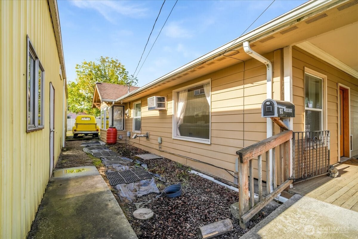 913 3rd Avenue South Kelso, WA 98626 - Photo 18 of 27