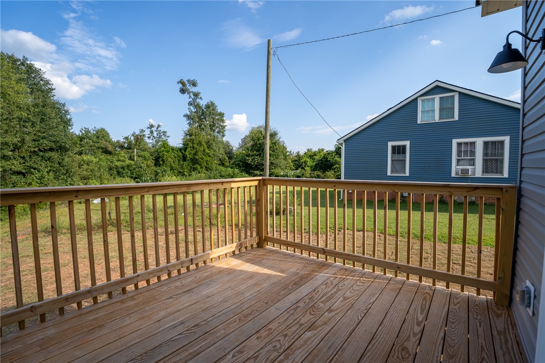 405 South Cherry Street Seneca, SC 29678 - Photo 16 of 34