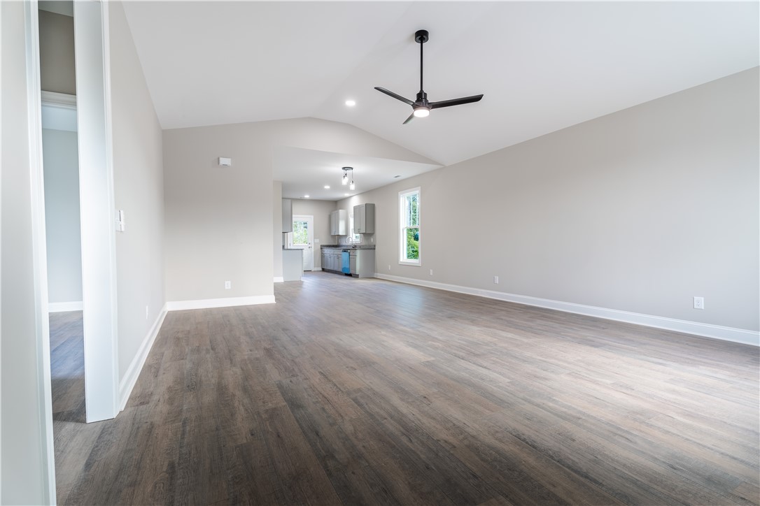 405 South Cherry Street Seneca, SC 29678 - Photo 5 of 34