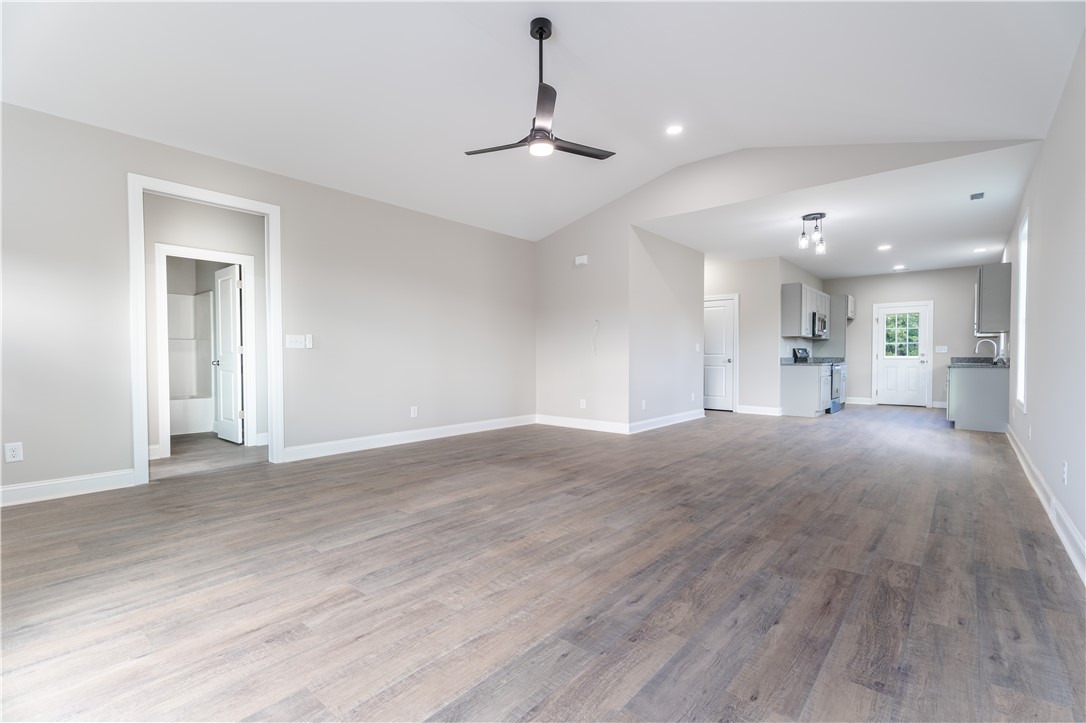 405 South Cherry Street Seneca, SC 29678 - Photo 6 of 34