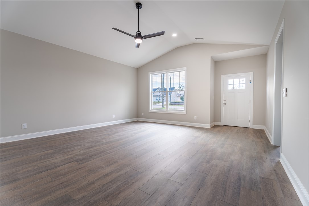 405 South Cherry Street Seneca, SC 29678 - Photo 7 of 34