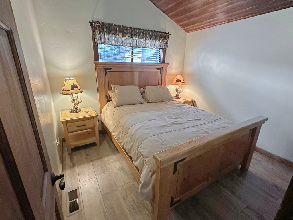 109 Par Drive Cascade, ID 83611 - Photo 14 of 22 Guest Bedroom #2