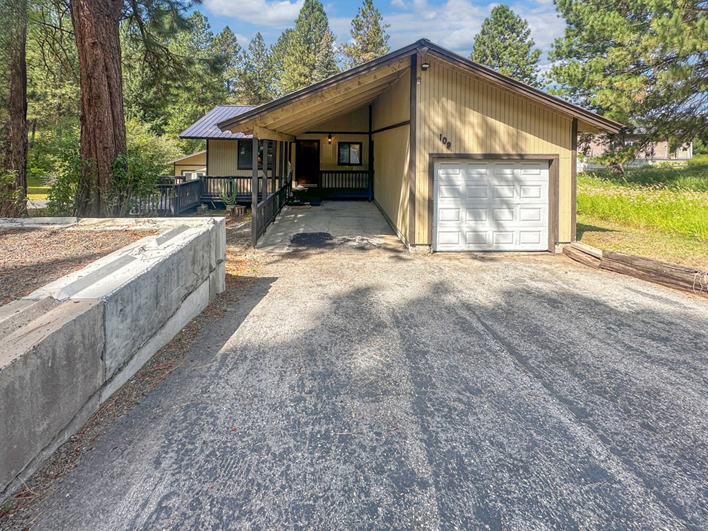 109 Par Drive Cascade, ID 83611 - Photo 3 of 22 Front of Home & Single Car Garage