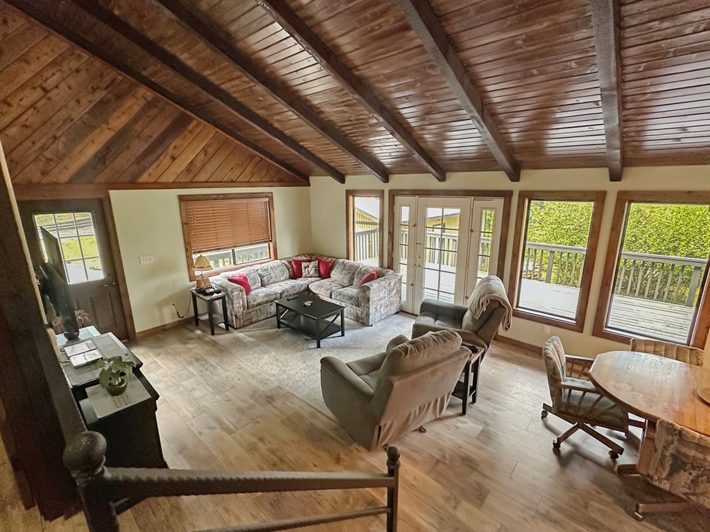 109 Par Drive Cascade, ID 83611 - Photo 7 of 22 Open Living Area for Entertaining