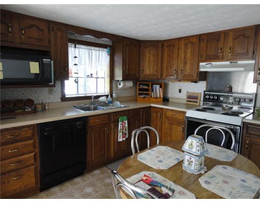 375 Old Ash Road Mercer, PA 16137 - Photo 2 of 9 Kitchen.