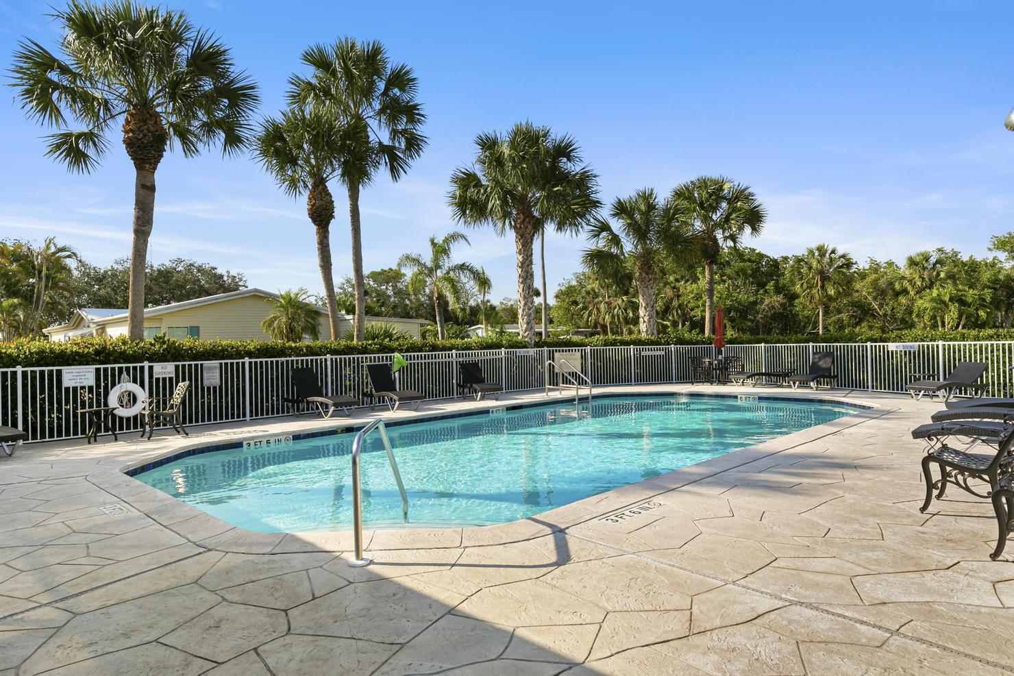 117 Audubon Road Naples, FL 34114 - Photo 3 of 30 1F3A1424