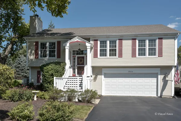 $425,000 | 3924 Shiloh Drive, Johnsburg, IL 60051