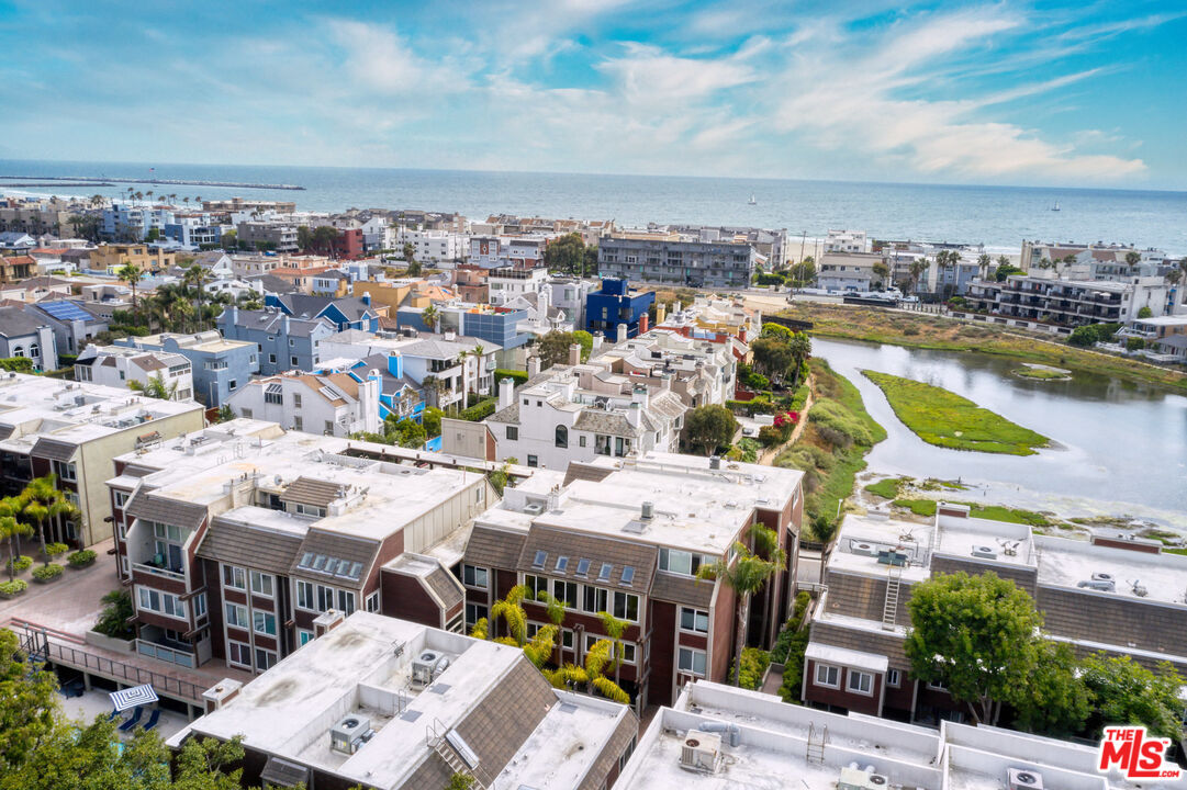 4250 Vía Dolce, Unit 321 Marina del Rey, CA 90292 - Photo 35 of 42 a picture of city view