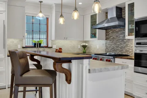 $2,498,000 | 149-02 11th Avenue | Whitestone