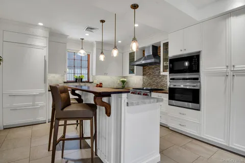 $2,498,000 | 149-02 11th Avenue | Whitestone