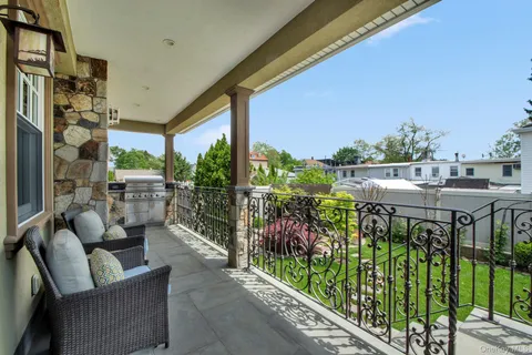$2,498,000 | 149-02 11th Avenue | Whitestone