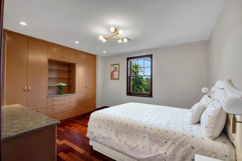 $2,498,000 | 149-02 11th Avenue | Whitestone