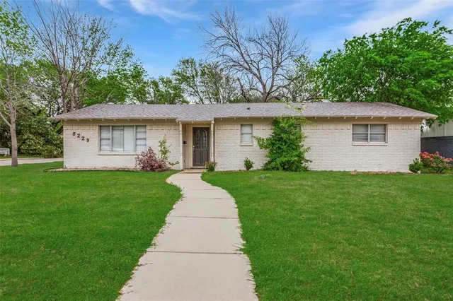 $2,600 | 5229 Rutland Avenue, Fort Worth, TX 76133