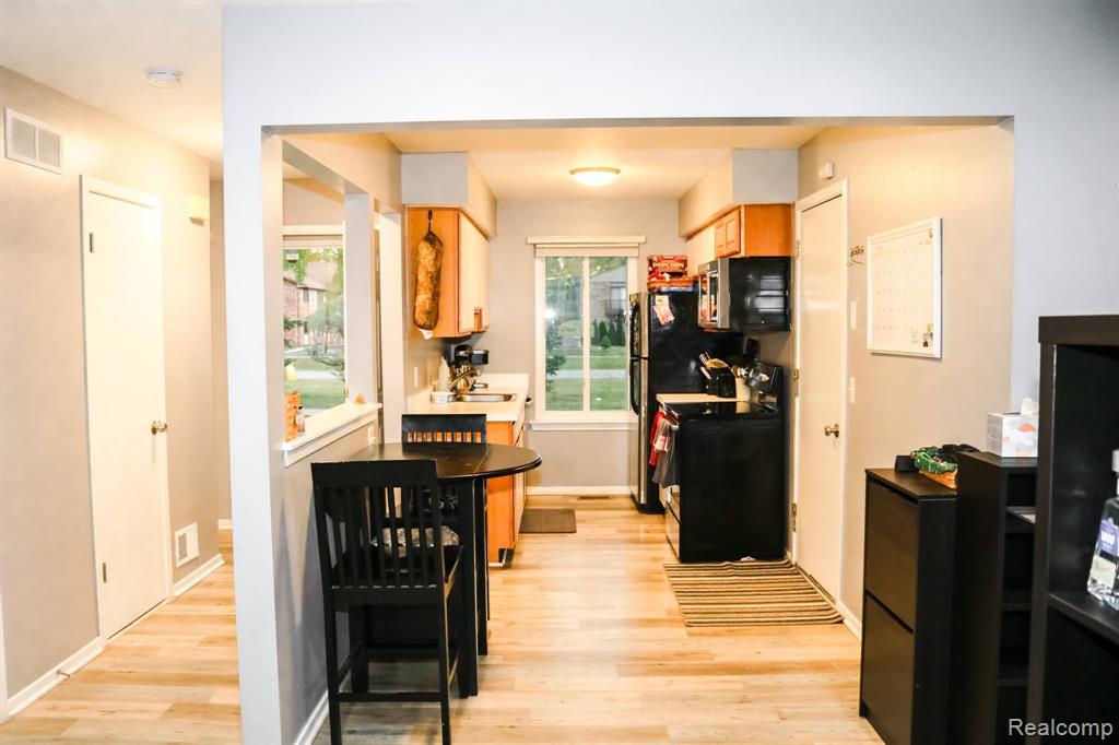 23211 Middlebelt Road Farmington Hills, MI 48336 - Photo 3 of 10