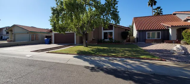 $2,800 | 2137 East Evans Drive, Phoenix, AZ 85022