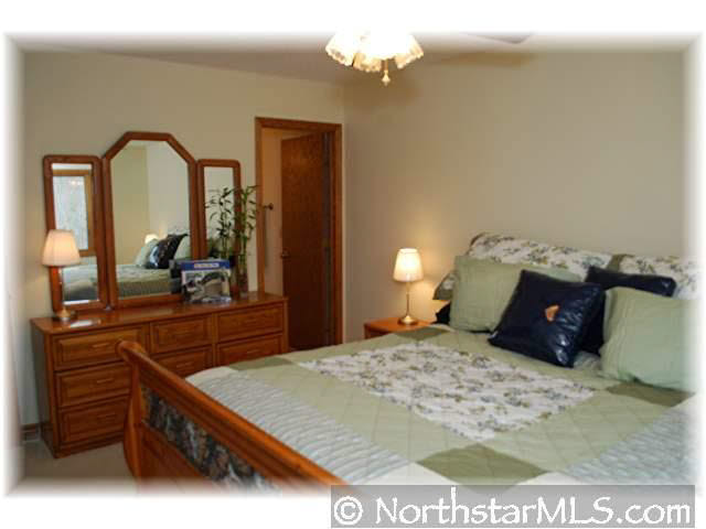 673 Bridle Ridge Circle Eagan, MN 55123 - Photo 8 of 10 Gallery Image 8